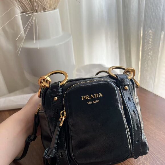 Prada bag - Picture 2 of 9
